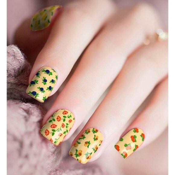 Candied Nails 16-Strip Real Nail Polish Set With Playful Patterns & Non-Toxic Fo - Picture 1 of 4